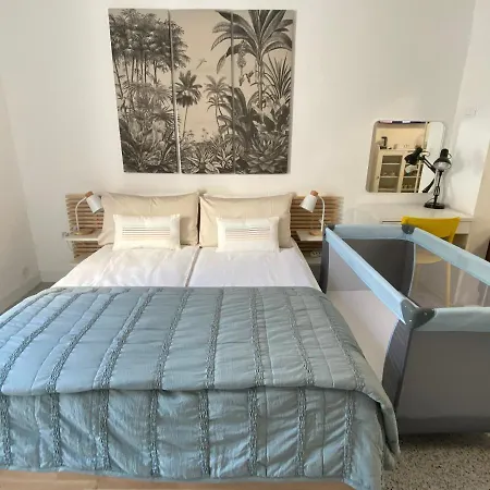 Apartment 8+8 Con Garage Livorno