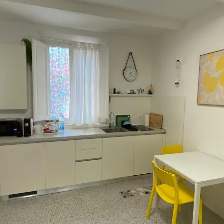 Apartment 8+8 Con Garage Livorno