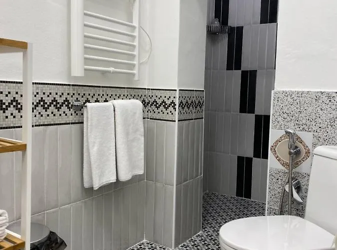 아파트 8+8 Con Garage 리보르노