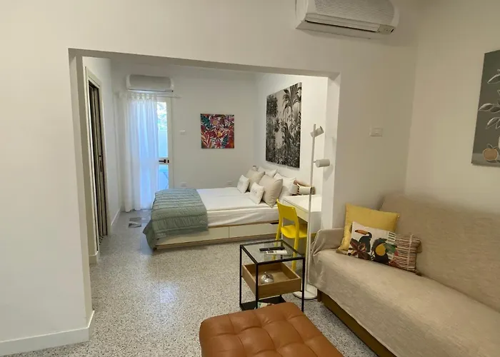 8+8 Con Garage 아파트 리보르노